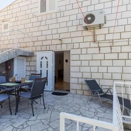 Mili - Two Bedroom With Terrace And Sea View Sinjska 15 アパート