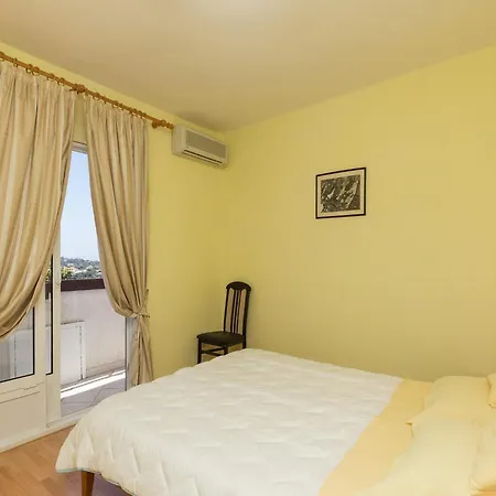 Mili - Two Bedroom With Terrace And Sea View Sinjska 15 アパート ドゥブロブニク