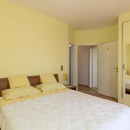 Mili - Two Bedroom With Terrace And Sea View Sinjska 15 Apartment *