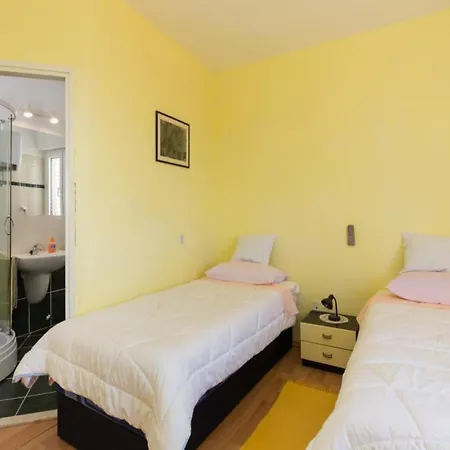 Mili - Two Bedroom With Terrace And Sea View Sinjska 15 Lägenhet Dubrovnik