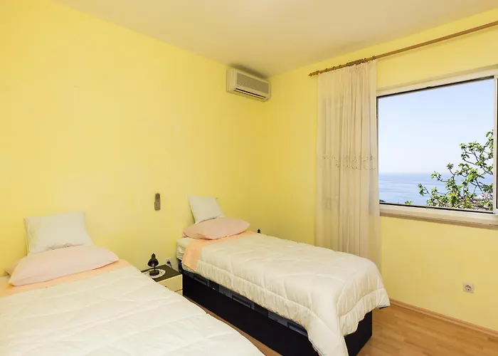 Apartmán Mili - Two Bedroom With Terrace And Sea View Sinjska 15