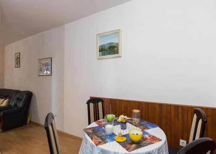 Mili - Two Bedroom With Terrace And Sea View Sinjska 15 Lägenhet *