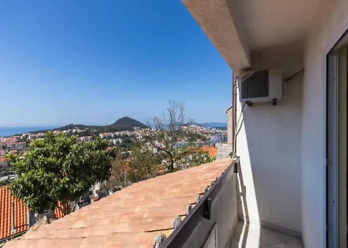 Mili - Two Bedroom With Terrace And Sea View Sinjska 15 Lägenhet *