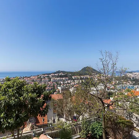 Апартаменты Mili - Two Bedroom With Terrace And Sea View Sinjska 15 Дубровник